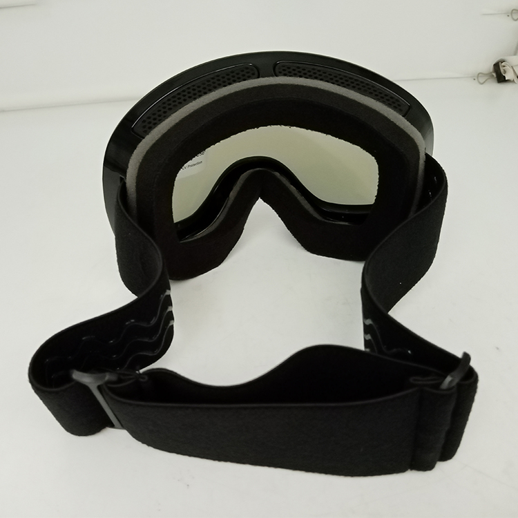 Custom UV 400 anti fog photochromatic ski goggles - MPM Goggles