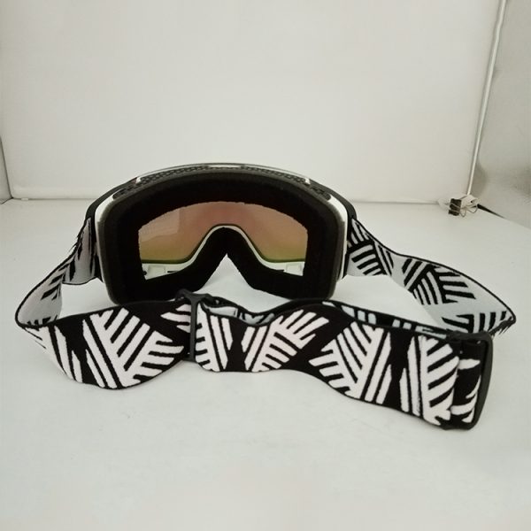 Custom dual lens magnetic snow goggles with clip lock