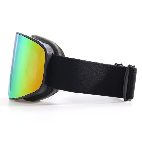 Ski goggles with best peripheral vision magnetic lenses customizable