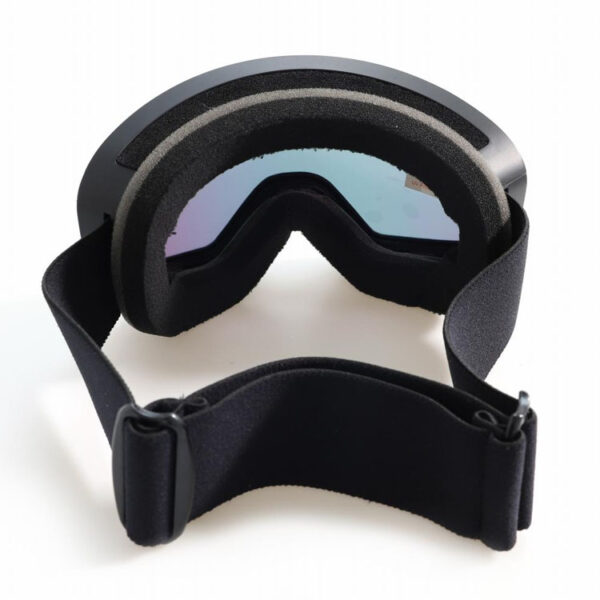 Ski goggles with best peripheral vision magnetic lenses customizable